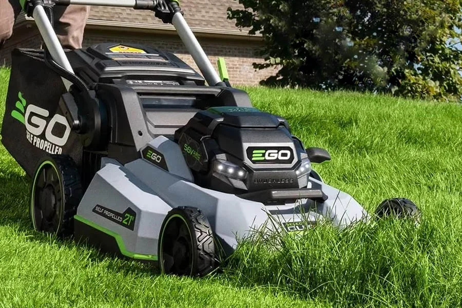 self propelled battery powered lawn mower